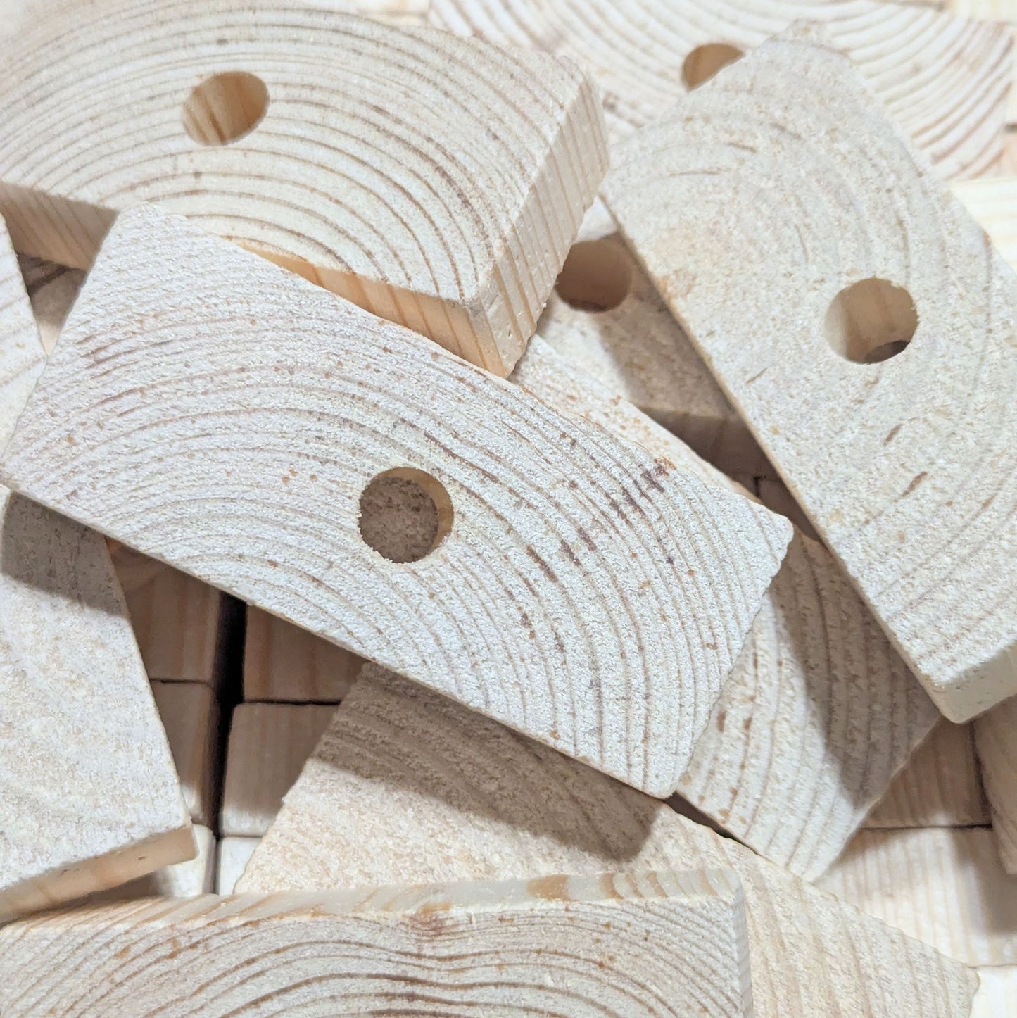 3/4" Thick Pine Chipper - Natural