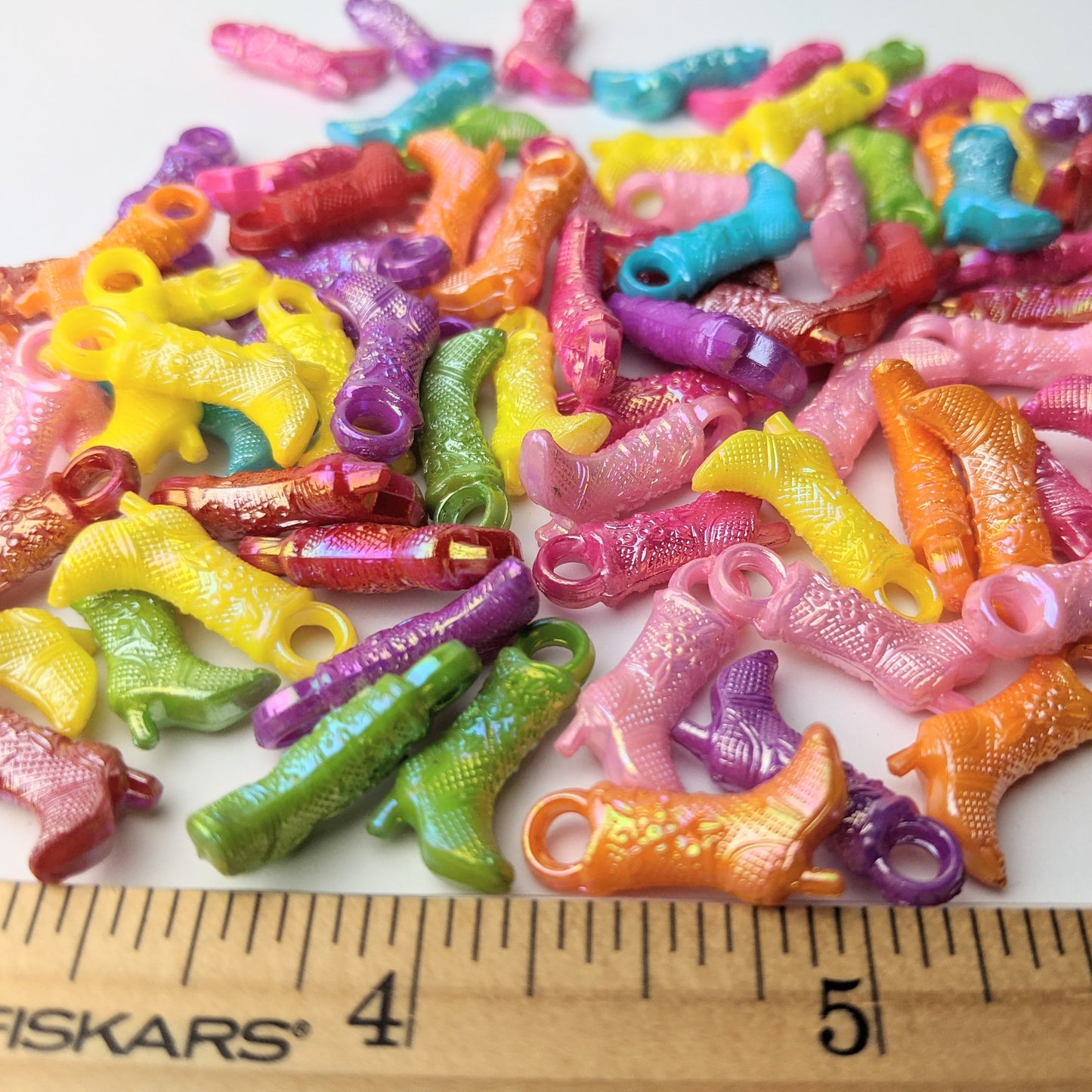 Cowgirl Boots Charms - 100 pieces (38 grams)