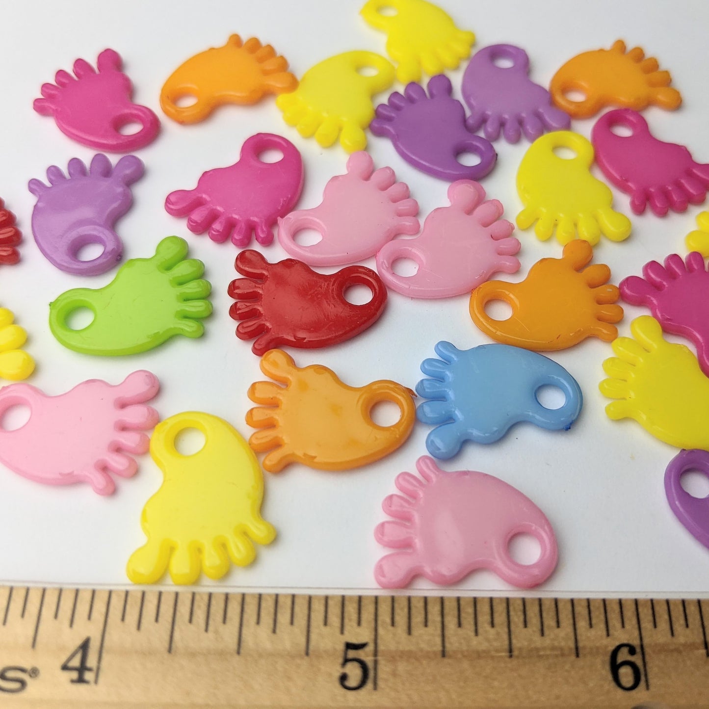 Footprint Charms - 100 pieces (37 grams)