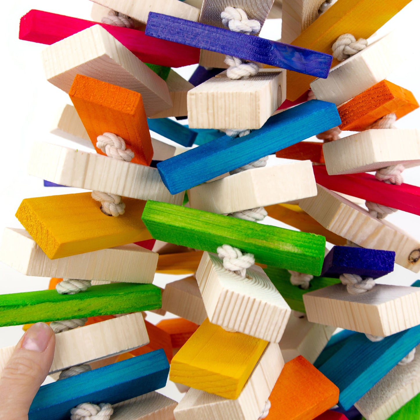Lily’s Lucky Day – Chunky Wood and Rope Toy for Large Parrots